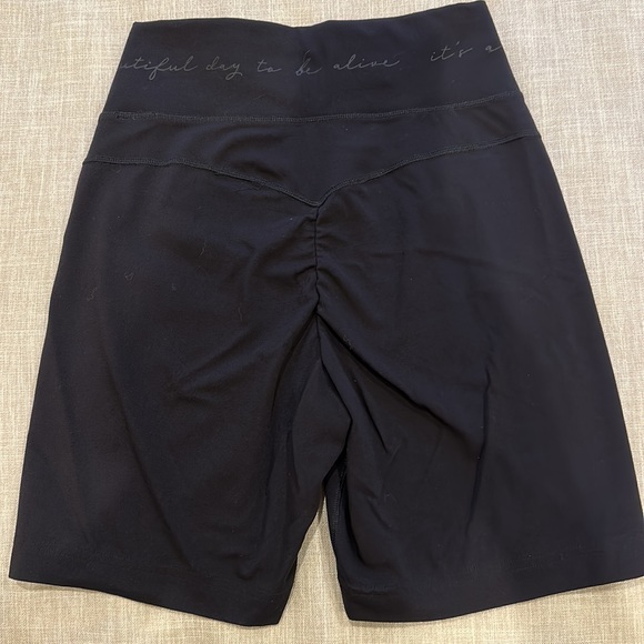 GYMSHARK Whitney Simmons shorts - Picture 5 of 8